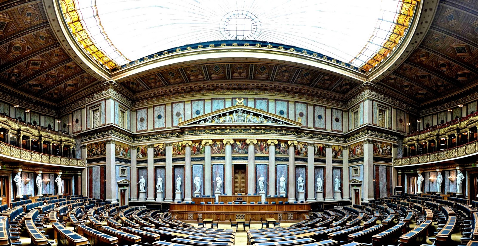 вена здание парламента